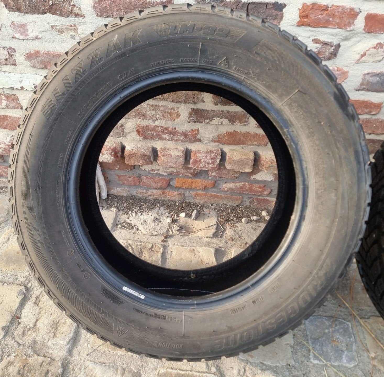 Pneu 16 pouces Bridgestone 215/60/R16, Enlèvement