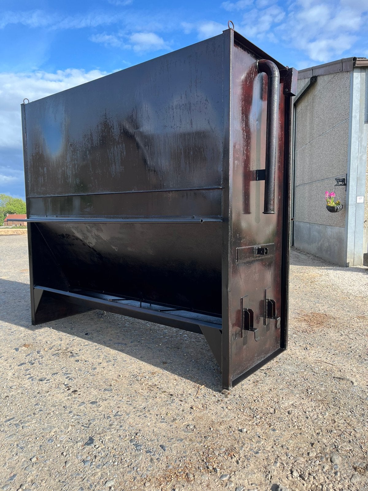 Silo tremie aliments betail 9100 litres cause retraite, Enlèvement