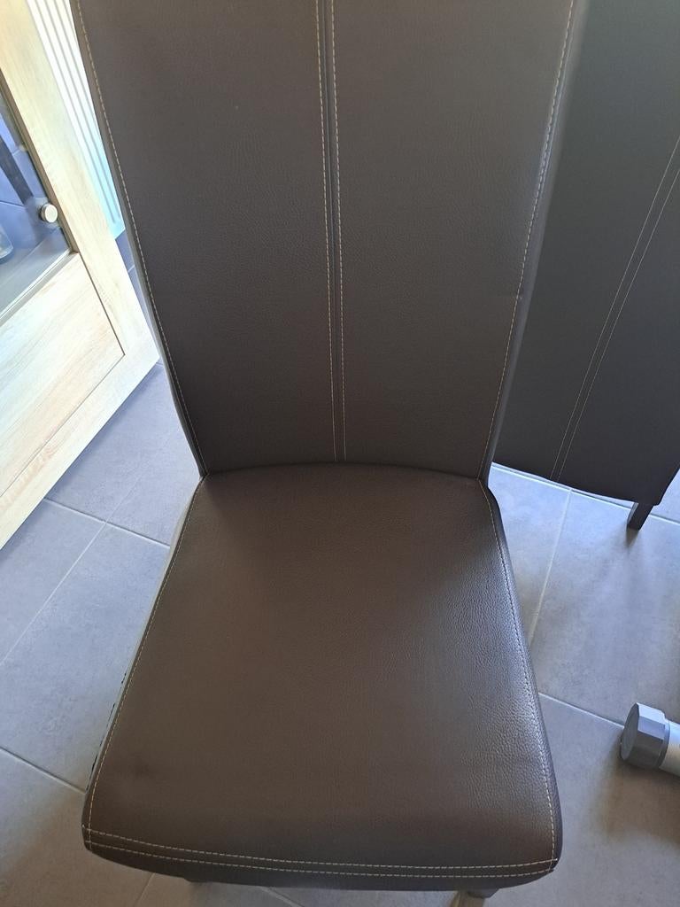 4 eetkamer stoelen, Ophalen