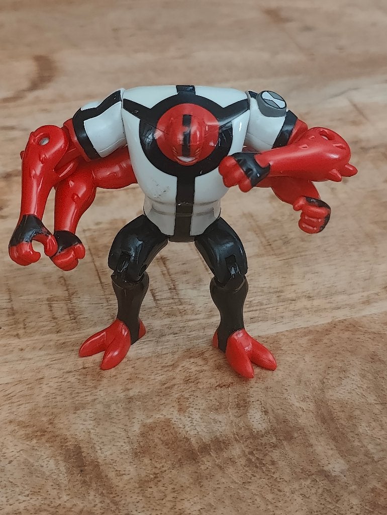 Bandai Ben 10 Four Arms actiefiguur, Kinderen en Baby's, Speelgoed | Actiefiguren, Ophalen of Verzenden, Zo goed als nieuw