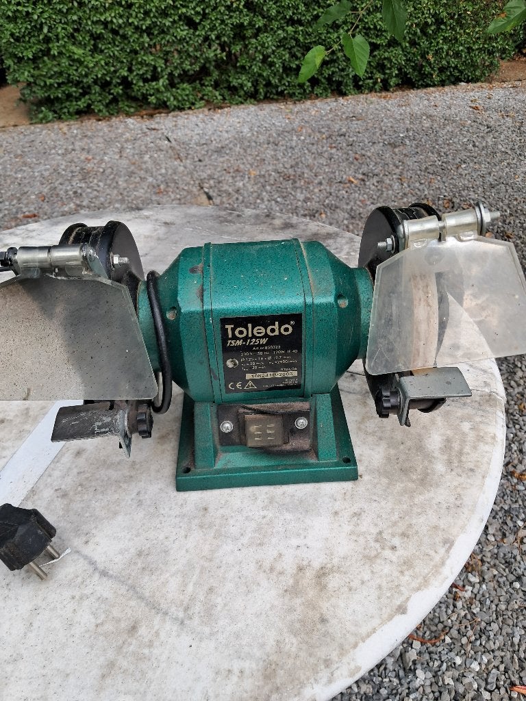 Slijpmachine, Ophalen, Gebruikt, Minder dan 700 watt, Werkbankslijpmachine