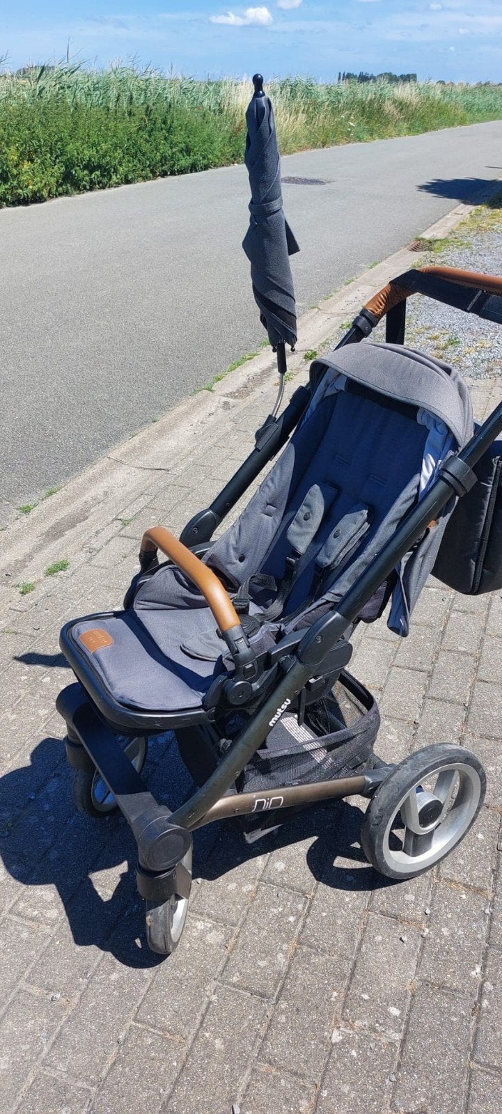 Grijze Mutsy Nio Kinderwagen 3in1+complete set accessoires, Kinderen en Baby's, Buggy's, Ophalen, Zo goed als nieuw, Maxi-Cosi