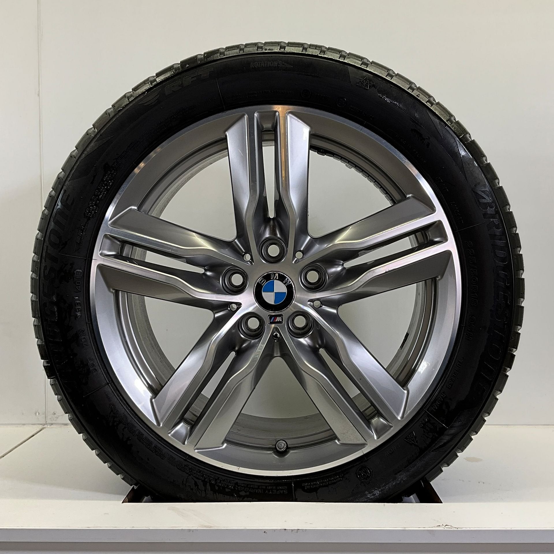 BMW X1 F48 X2 F39 SET VELGEN + WINTERBANDEN 18 INCH ORIG. 57, Autos : Pièces & Accessoires, Pneus & Jantes, Pneus et Jantes, Pneus hiver