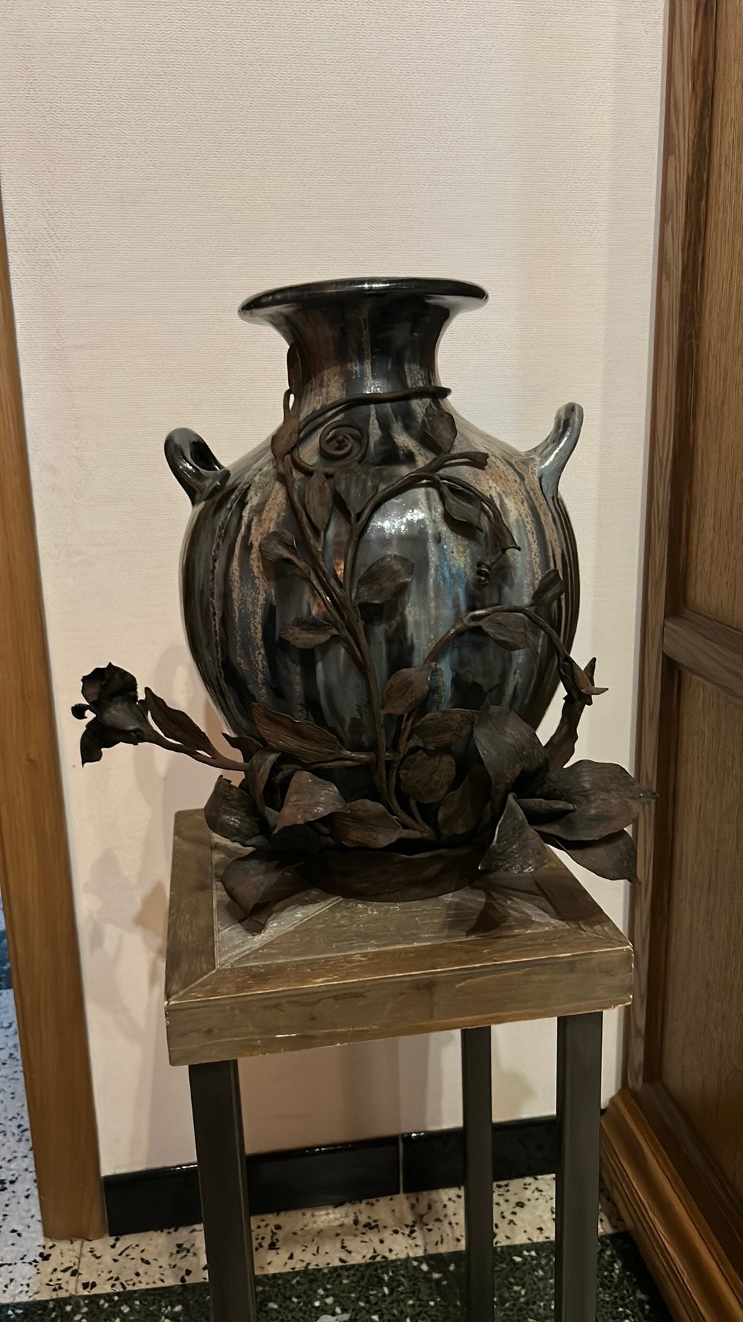Vase signé Guerin + fer forgé, Enlèvement