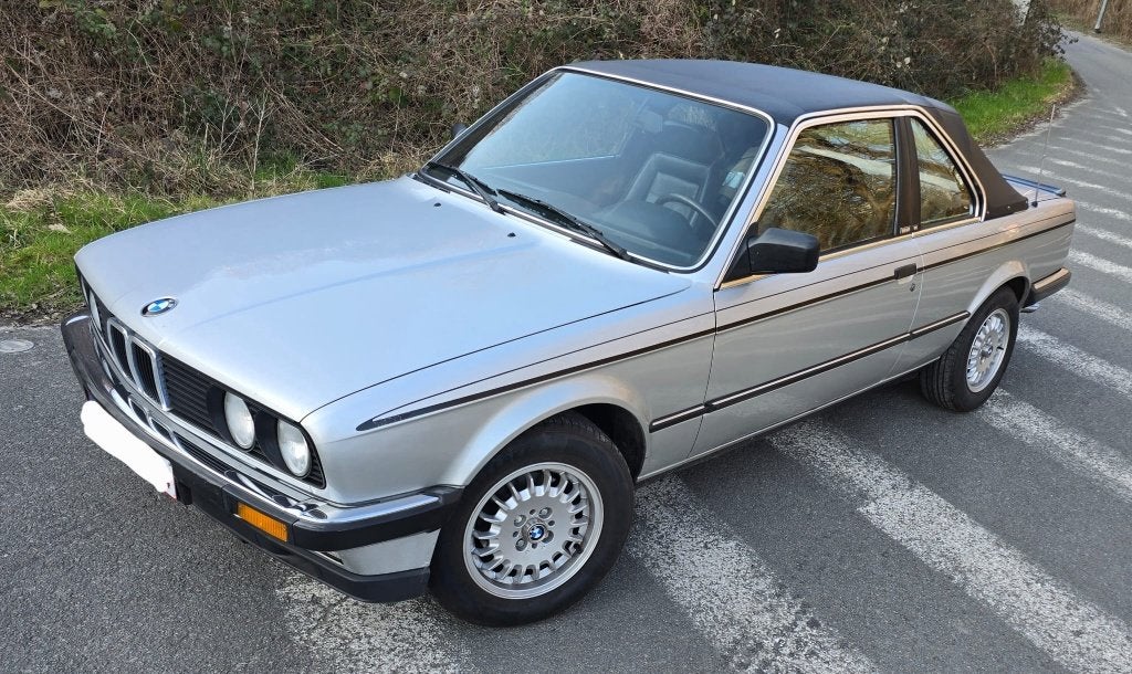 BMW E30 323I, Autos, BMW, Noir, Particulier, Noir, Verrouillage central