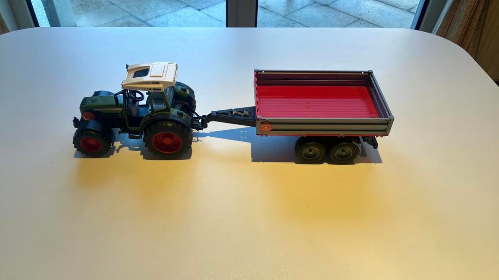 Bruder tractor met kipkar, Ophalen, Gebruikt