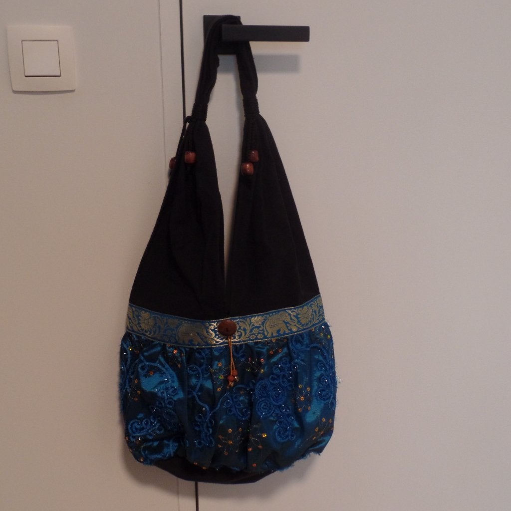 Hippe schoudertas, Handtassen en Accessoires, Tassen | Schoudertassen, Ophalen of Verzenden, Zo goed als nieuw, Blauw
