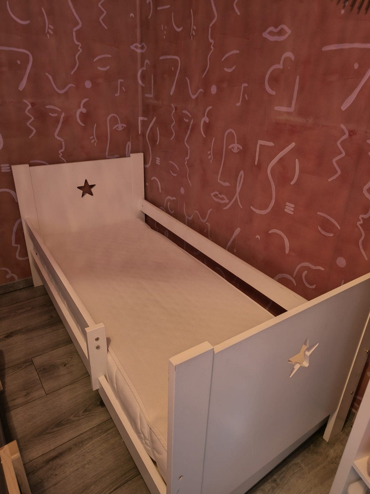 lit bébé avec matelas 1m60 x 75 cm x 75 cm, Enlèvement, Matelas