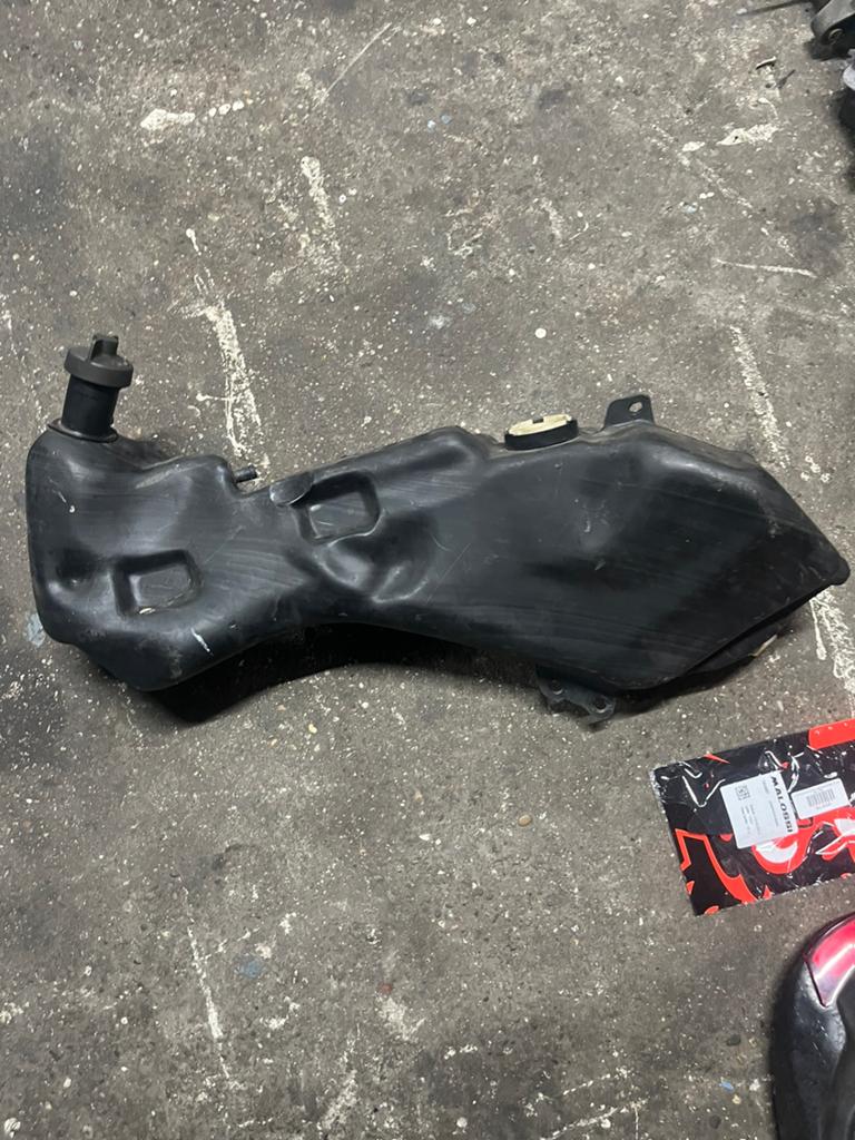 Gilera runner 125-180 benzinetank, Ophalen