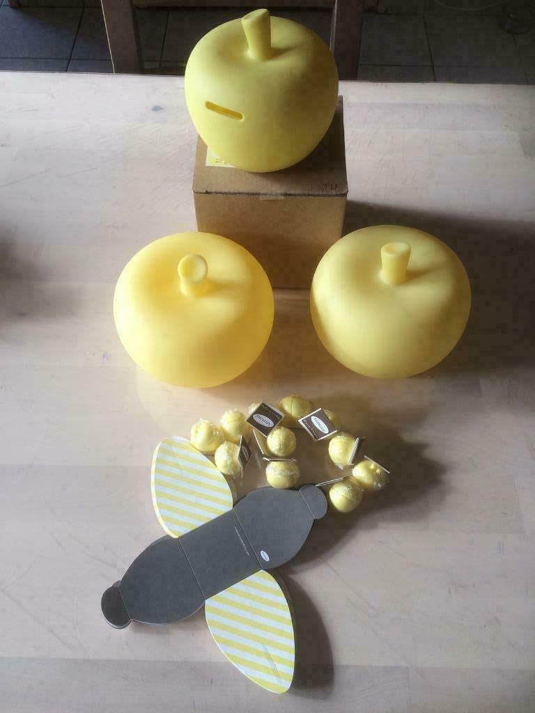 Appel pompom geel van BB collectie UITVERKOOP, Ophalen of Verzenden, Nieuw, Kraamcadeau