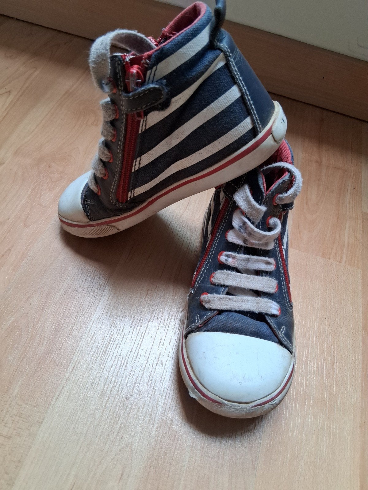GEOX sneakers maat 26, Kinderen en Baby's, Ophalen, Gebruikt, Jongen of Meisje, Schoenen