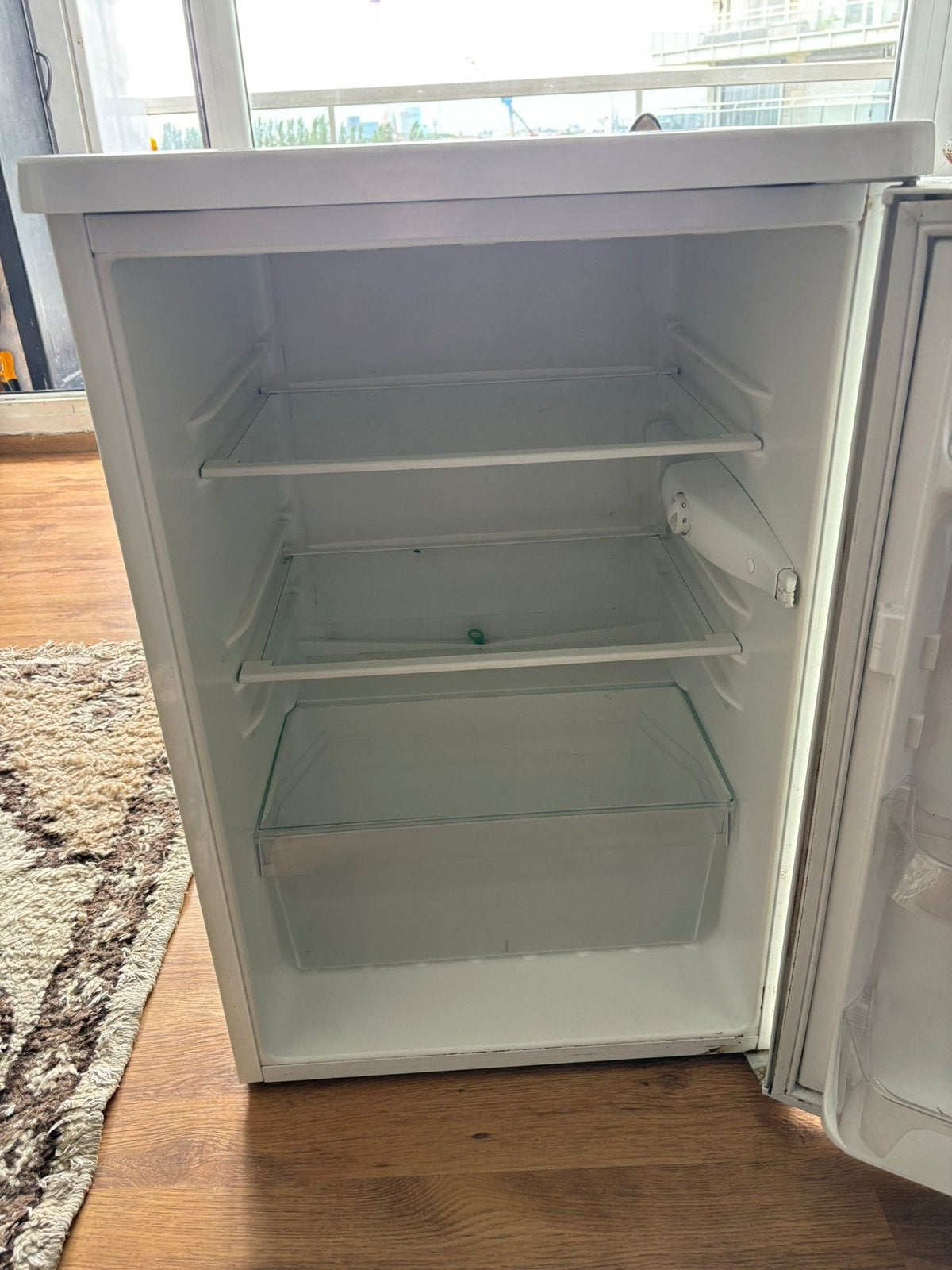 Modèle de table de réfrigérateur, Enlèvement, Utilisé, Autoportant