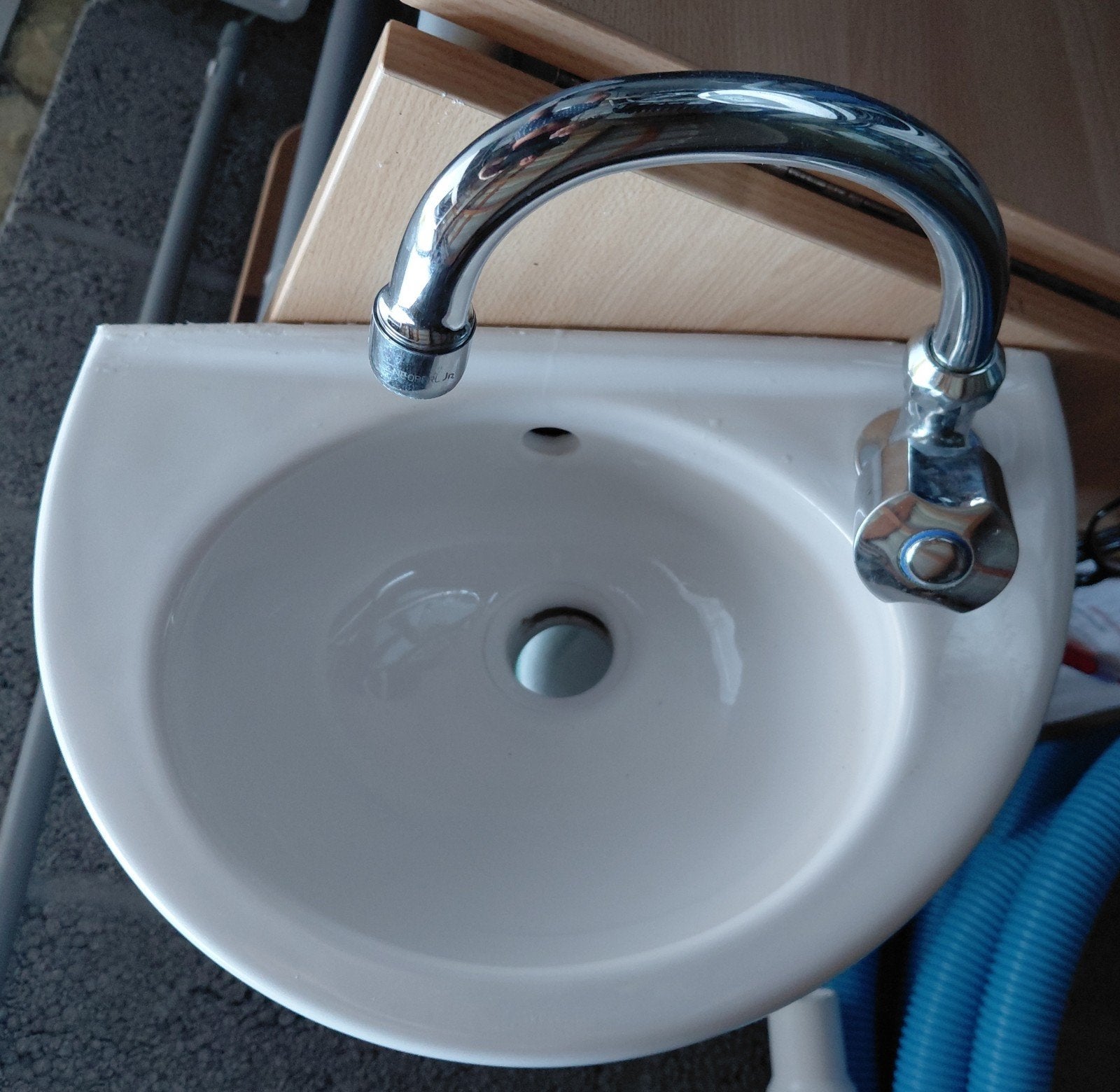 lavabo + robinet eau froide, Bricolage & Construction, Sanitaire, Enlèvement, Robinet