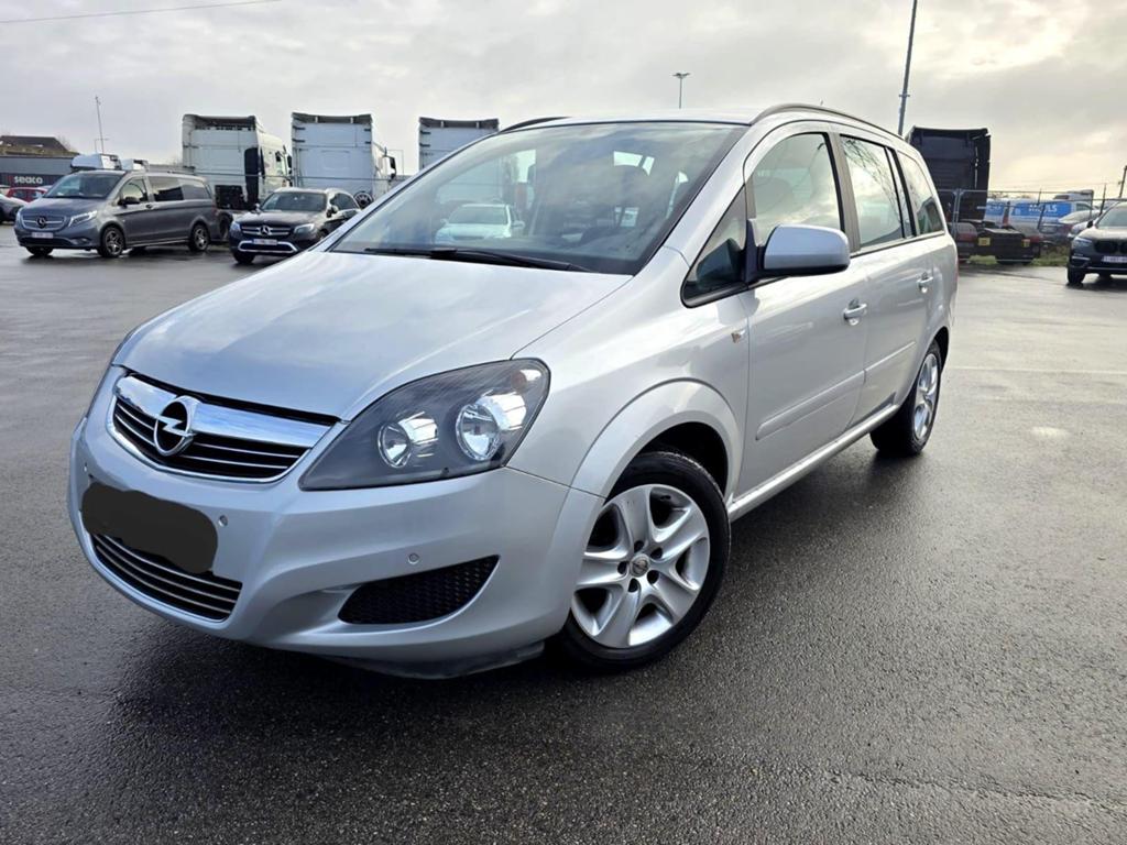 Opel Zafira 2012. 7 sièges, Alarme, 7 places, Boîte manuelle, 5 portes