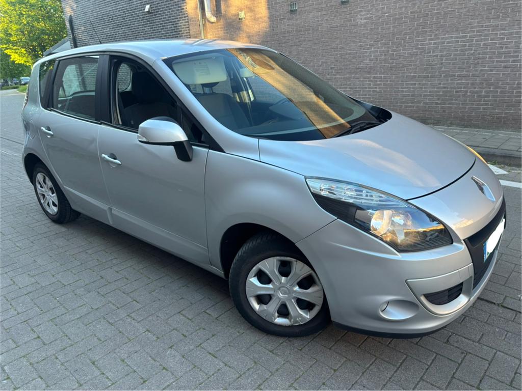 Renault SCENIC 1.6 essence 2010, Auto's, Renault, Euro 5, Stof, Navigatiesysteem, Zwart
