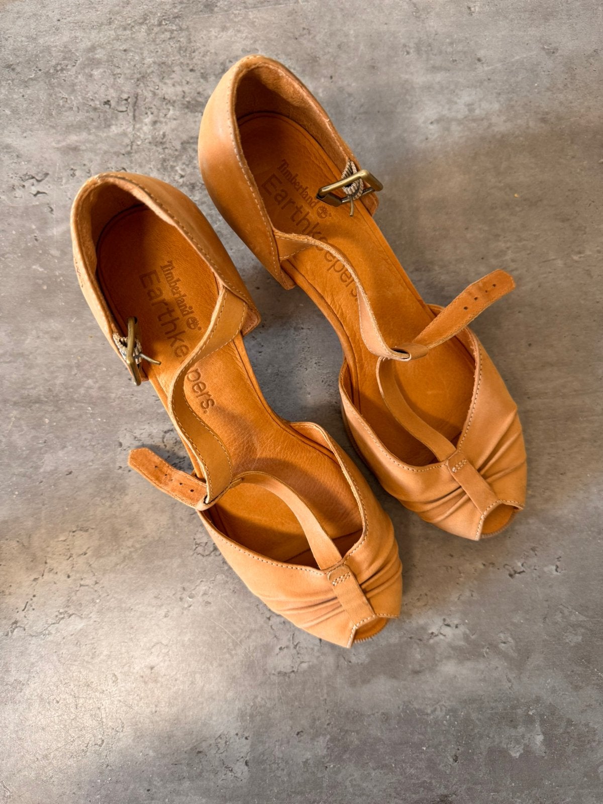 talons peeptoe beiges en cuir, Enlèvement ou Envoi, Comme neuf, Beige