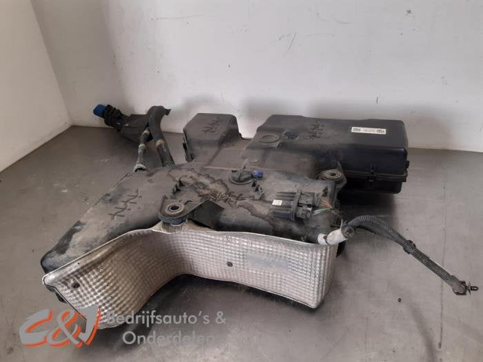 Réservoir Adblue d'un Volkswagen Crafter, Autos : Pièces & Accessoires, Systèmes à carburant, Volkswagen, -, 3 mois de garantie