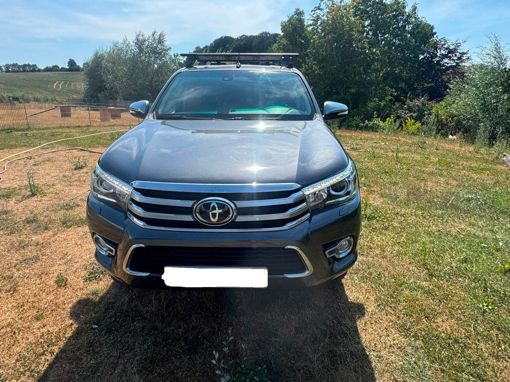 Toyota Hilux 2.4, Auto's, Automaat, Dealer onderhouden, 4 cilinders, Leder