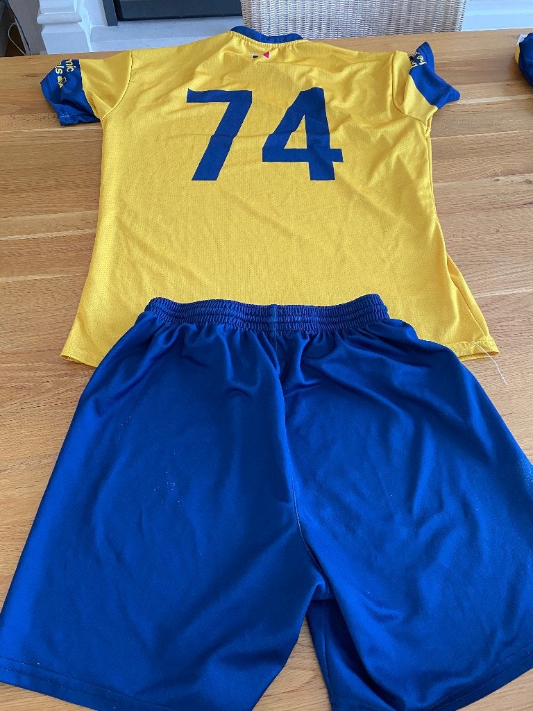 2 Ensembles de foot RUSG, Sport en Fitness, Voetbal, Maat M, Ophalen of Verzenden, Gebruikt, Shirt