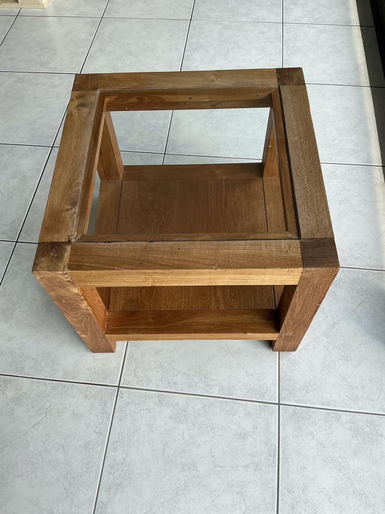Bijzettafel vierkant in teak, Huis en Inrichting, Tafels | Bijzettafels, Vierkant, 55 tot 75 cm, Zo goed als nieuw, Hout