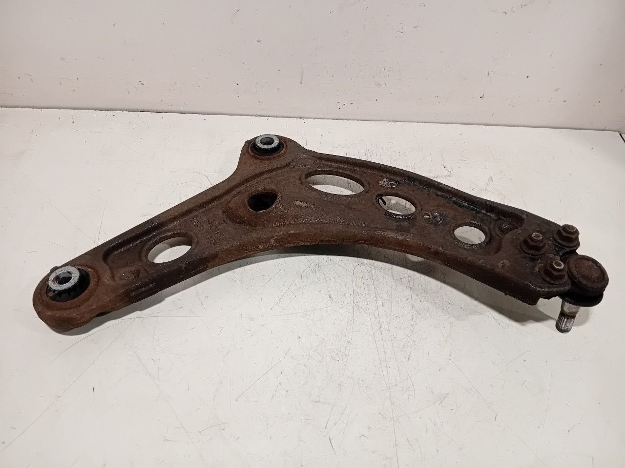 Draagarm links voor Opel Vivaro, Onderdelen@venauto.nl, Van der Ven Autorecycling B.V., Gebruikt, Ettenseweg 76, 4706 PB Roosendaal, The Netherlands