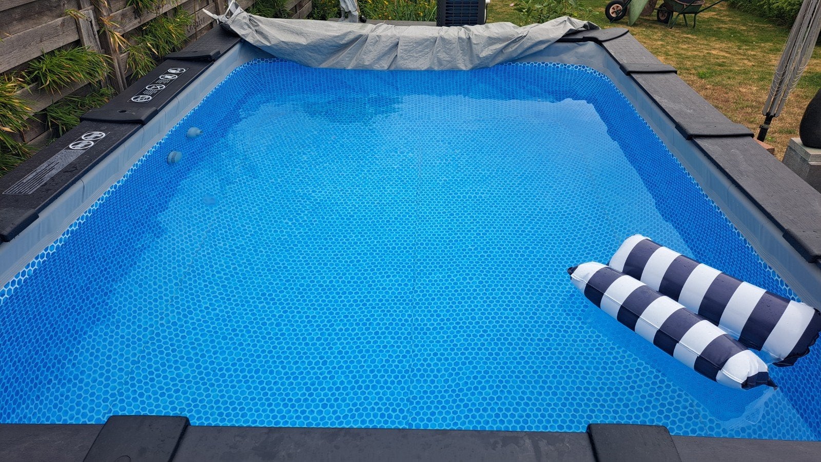 Piscine gris graphite Intex, Jardin & Terrasse, Piscines, Enlèvement