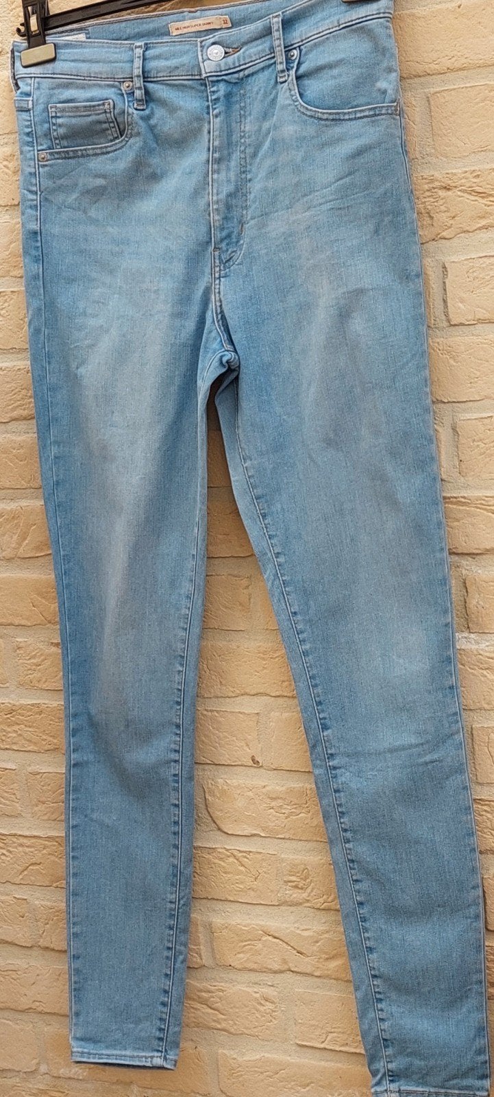 Jeansbroek maat 32 levis, Kleding | Dames, Spijkerbroeken en Jeans, Blauw, Ophalen of Verzenden, Zo goed als nieuw, W30 - W32 (confectie 38/40)