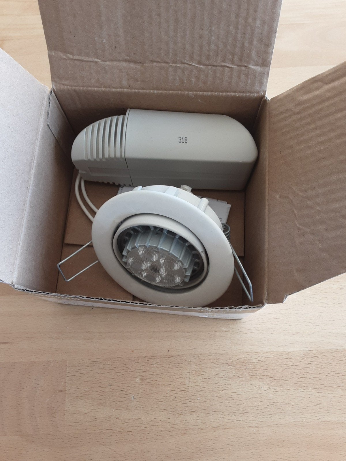 8 witte spot armatuur, Ophalen