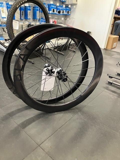 BLACK INC WIELSET 48/58 CERAMICSPEED, Fietsen en Brommers, Fietsonderdelen, Nieuw, Racefiets, Carbon, Ophalen