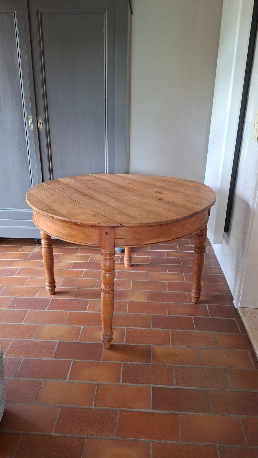 Houten ronde tafel, Antiek en Kunst, Ophalen