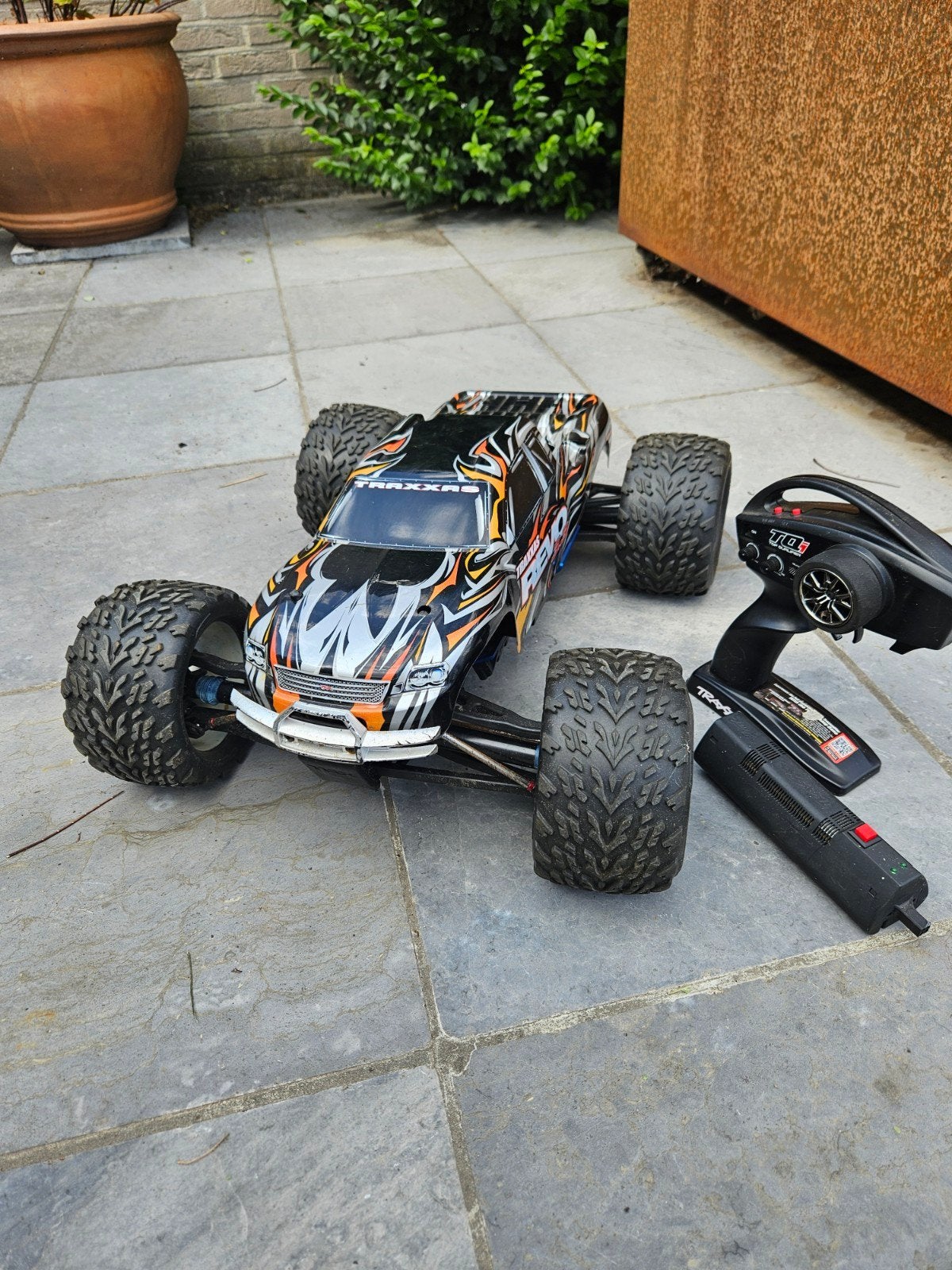speelgoedauto Traxxa's revo 3.3 nitro truck, Hobby en Vrije tijd, Ophalen