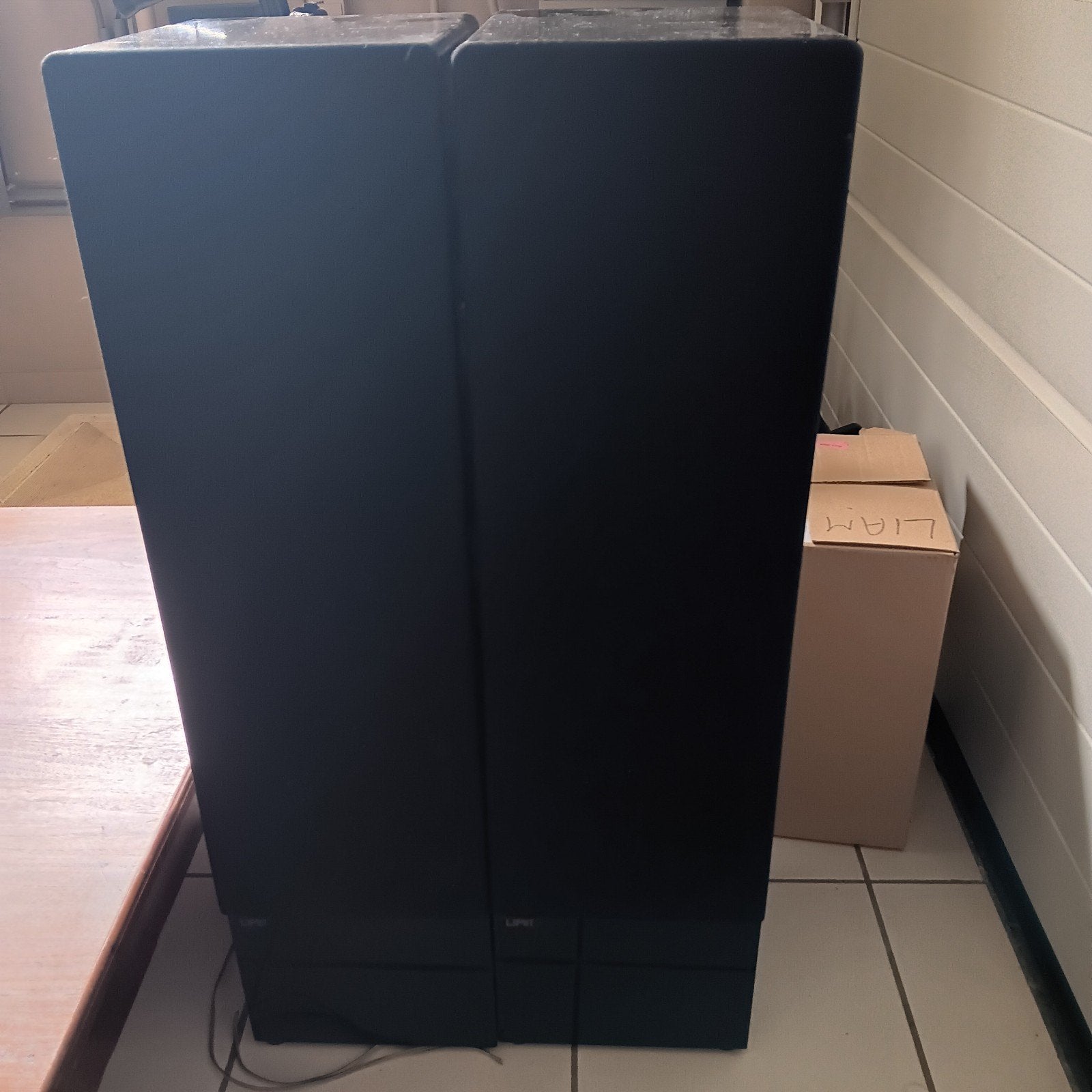 2 muziekboxen, Ophalen