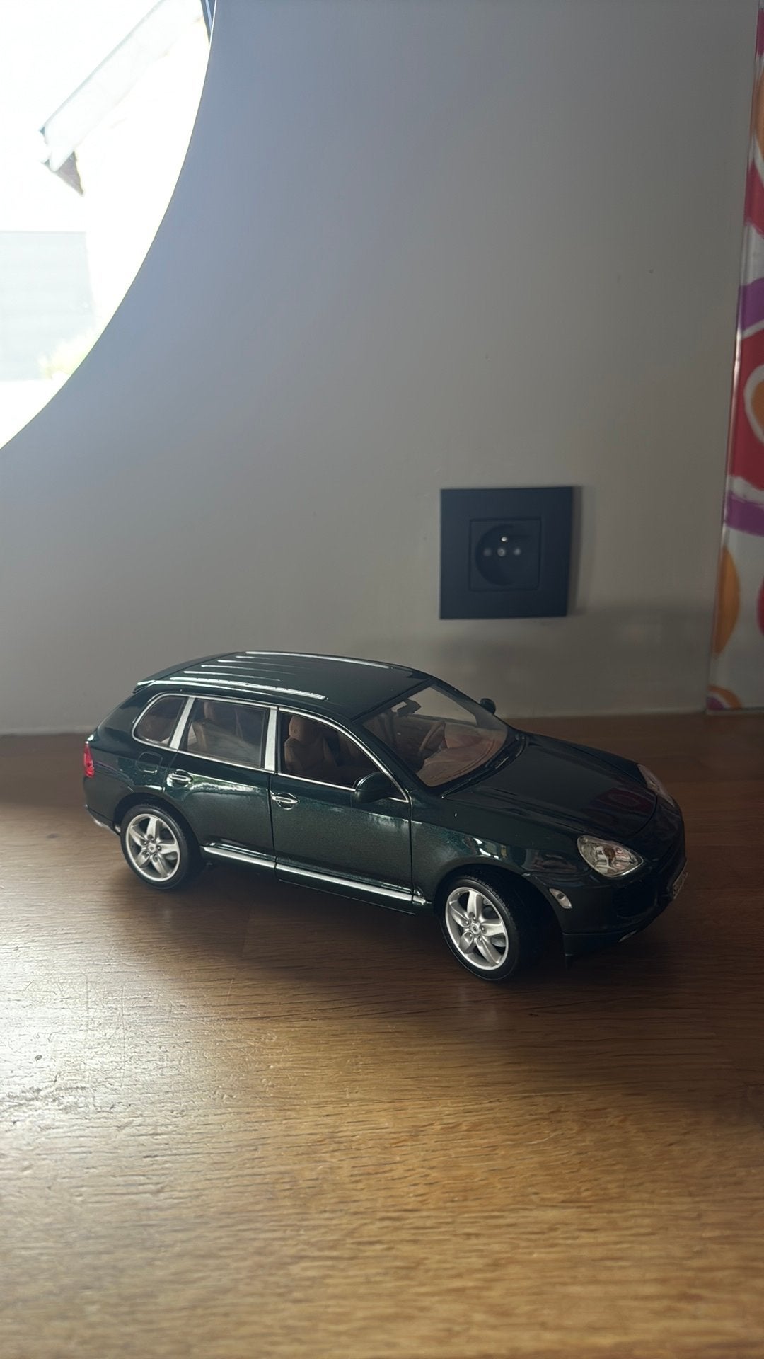 Porsche cayenne turbo Maisyo 1/18, Enlèvement ou Envoi, Comme neuf