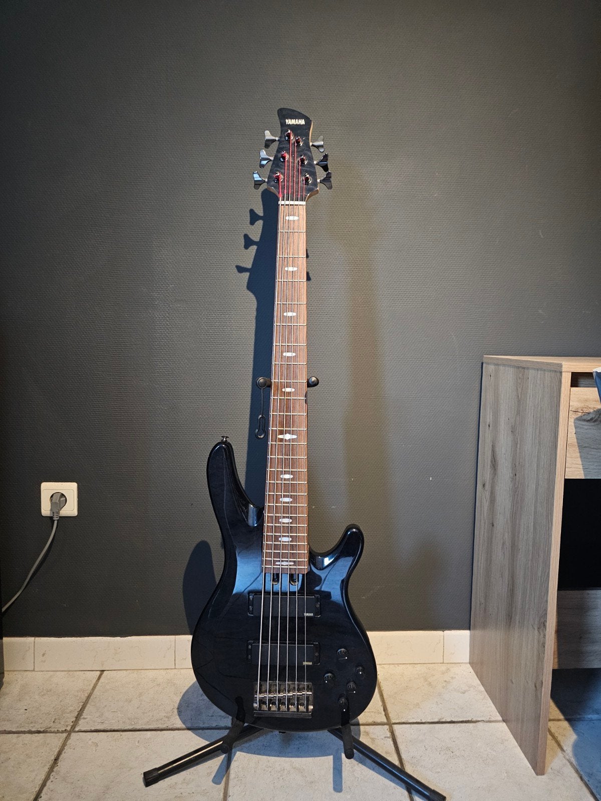 Yamaha TRB 1006J, Musique & Instruments, Instruments à corde | Guitares | Électriques, Enlèvement, Comme neuf, Solid body, Autres marques