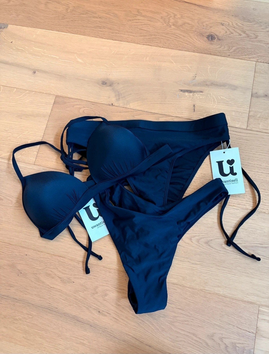 Zwarte Bikini met 2 broekjes NIEUW, Uwantisell, Verzenden, Zwart, Nieuw