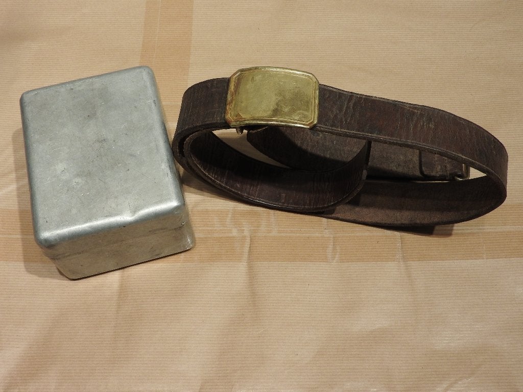 ABBL 1940 LOT ceinturon J FONSON DEN HAERINCK +boîte biscuit, Enlèvement ou Envoi, Armée de terre, Autres types