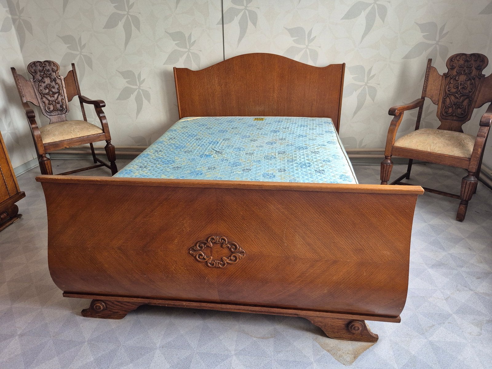 Bed met matrs + kleerkast, Enlèvement