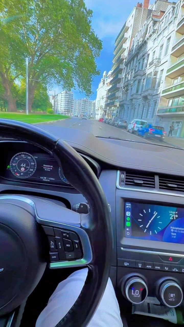 Jaguar E-pace, Autos, Cuir, Argent ou Gris, Achat, Entreprise