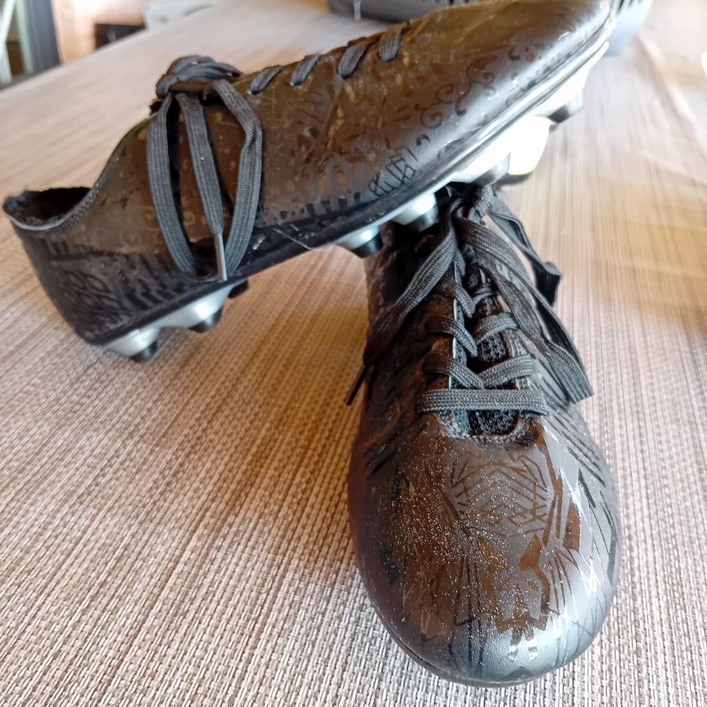 Voetbalschoenen maat 43, Sport en Fitness, Voetbal, Ophalen, Zo goed als nieuw, Schoenen