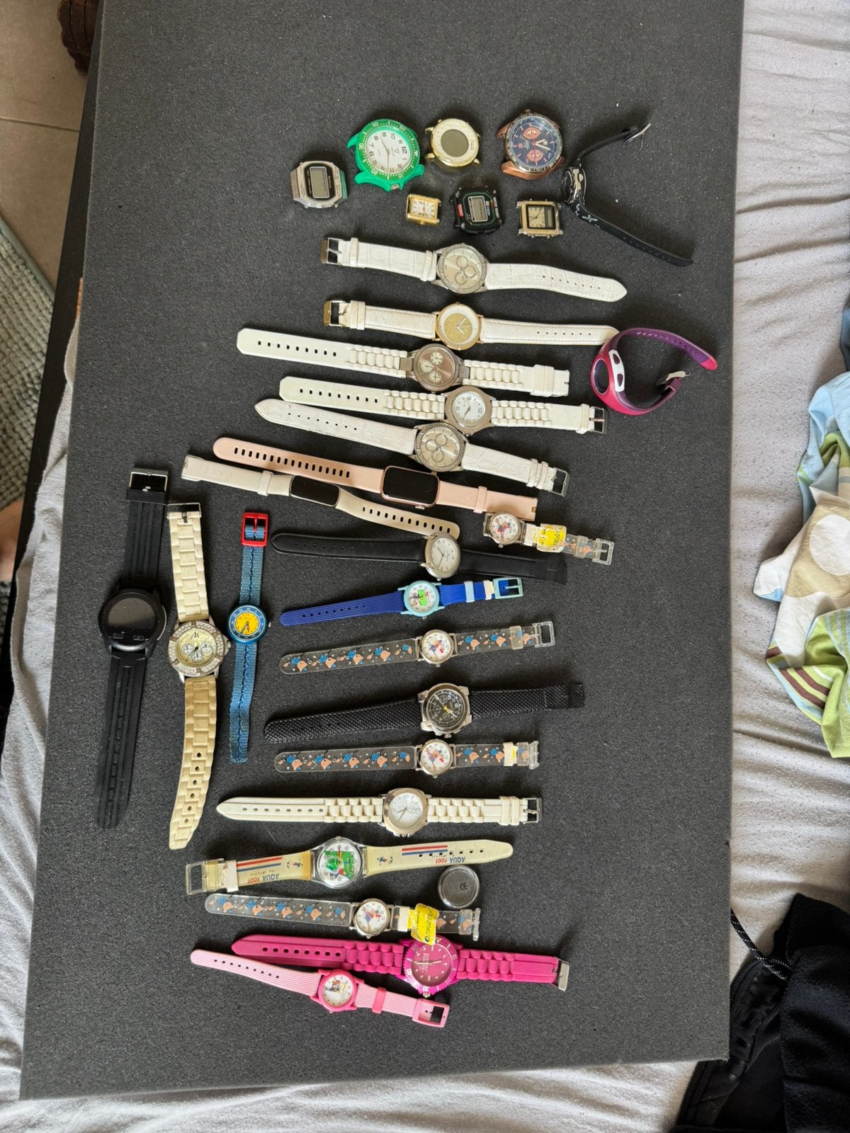 Gros lot de montres a quartz, Enlèvement, Comme neuf