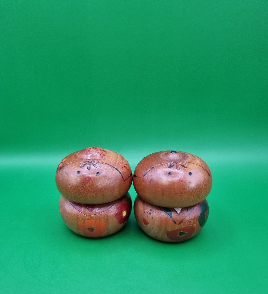 Paire de kokeshi vintage de Takeda Masashi (1930-2015), 6 cm, Enlèvement ou Envoi, Japon, Bois