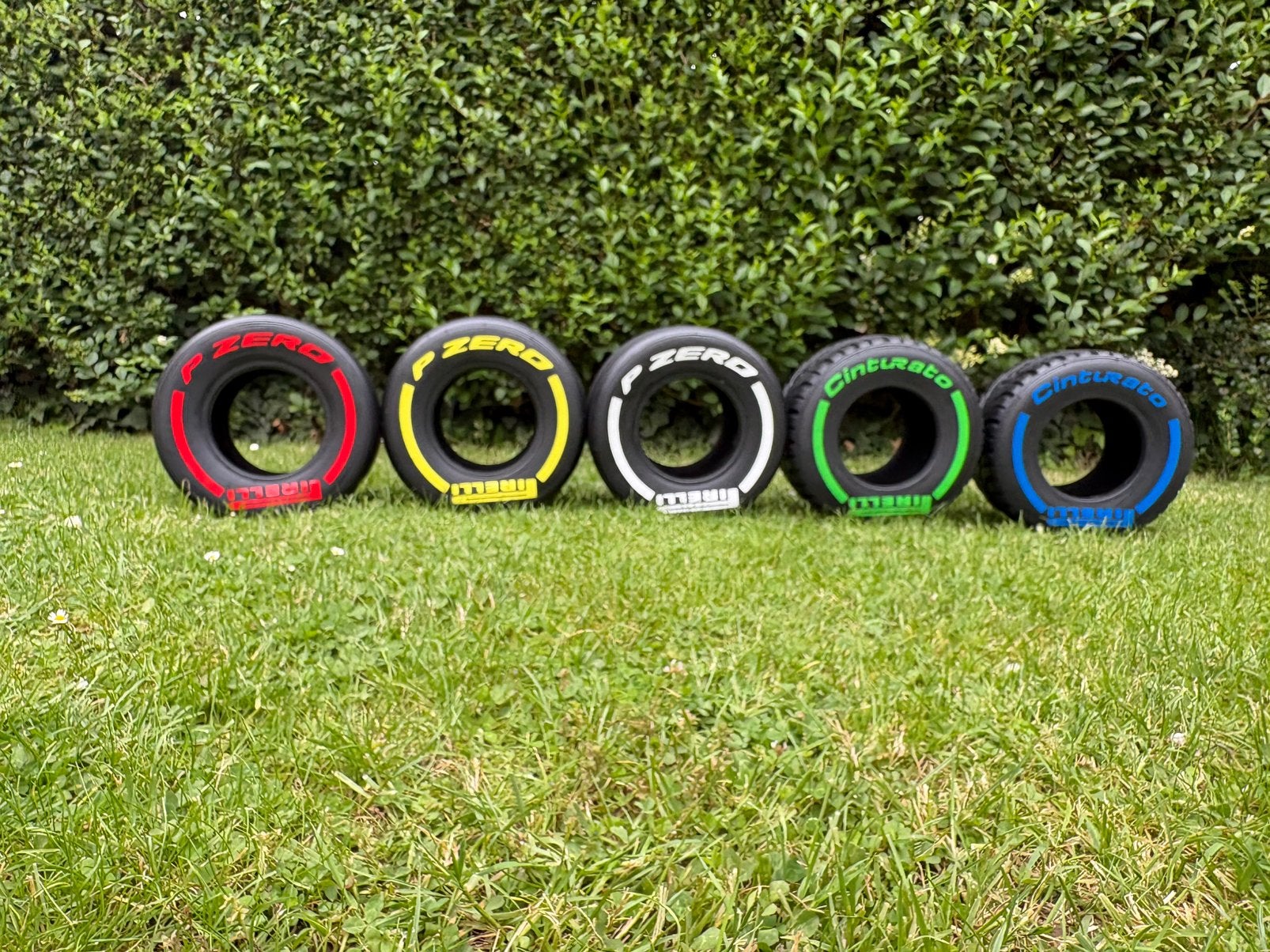 Magazijn uitverkoop. 5 F1 Deco banden 26cm, Ophalen of Verzenden, Nieuw, Formule 1