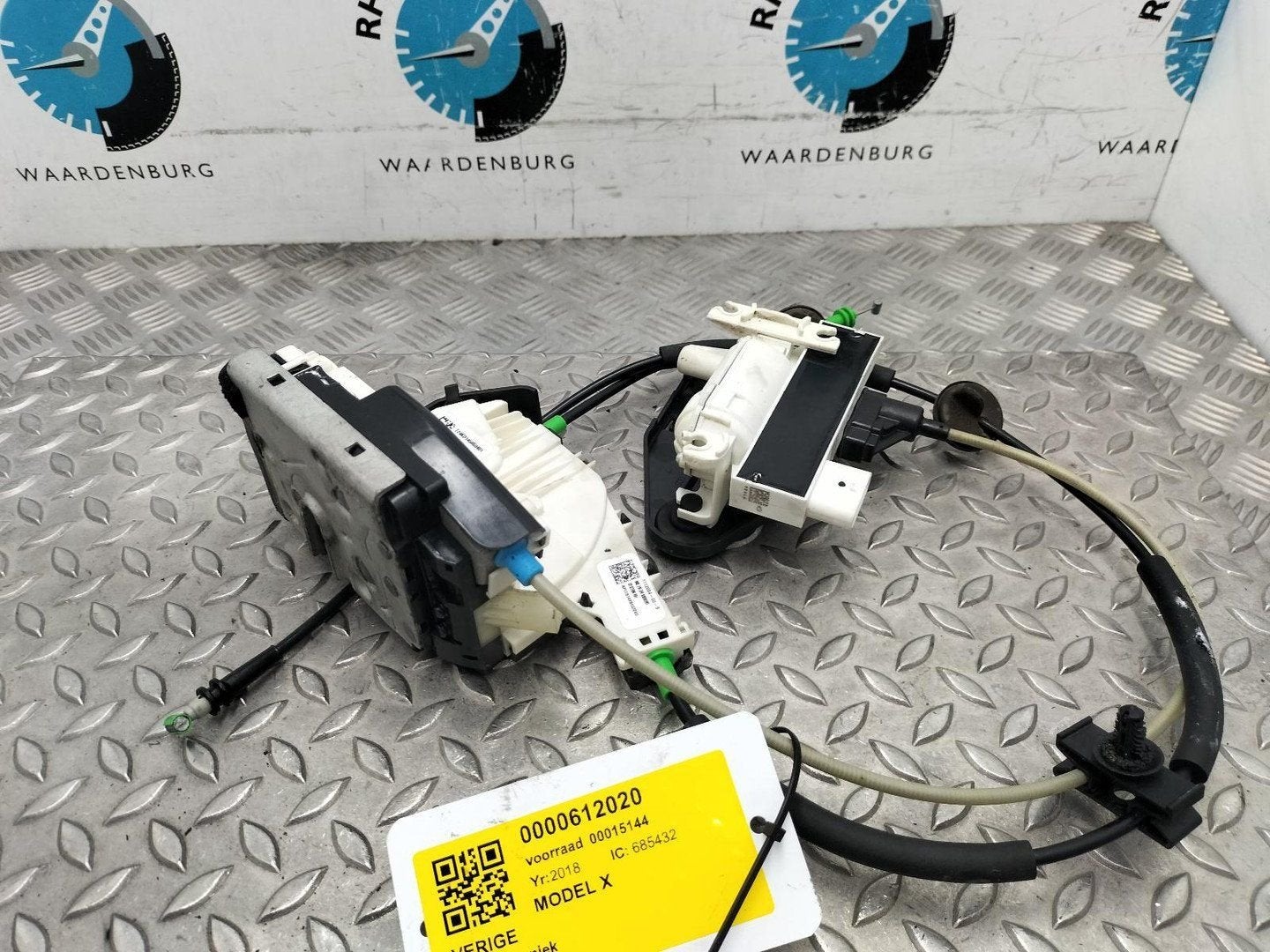 TESLA MODEL X 75D Base  OVERIGE 4062127502 2018, Enlèvement ou Envoi, Utilisé, ARN reconnu