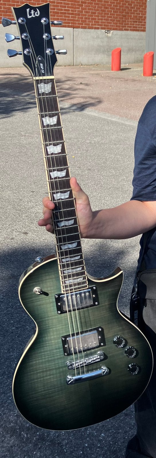 ESP LTD EC 256 cm, Musique & Instruments, Enlèvement ou Envoi, Comme neuf