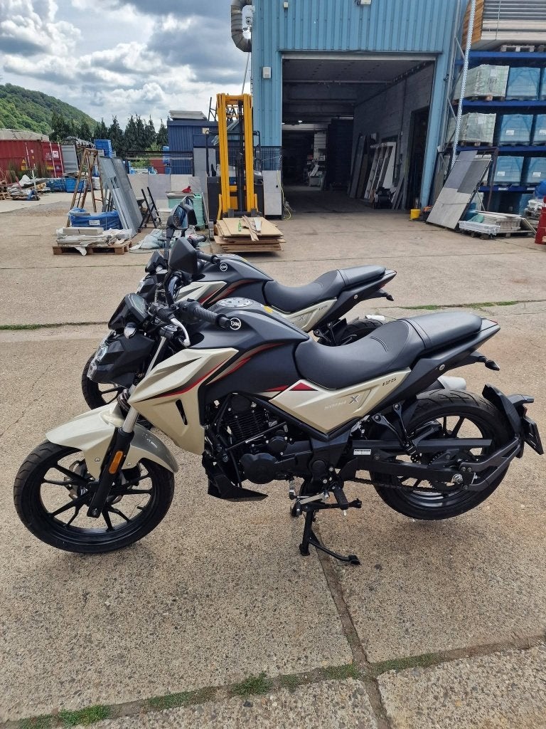 SYM SYMNH X 125 // 2 les mêmes dispo, Motoren, Occasion, 4 cilinders, Motorrijbewijs A, Bedrijf