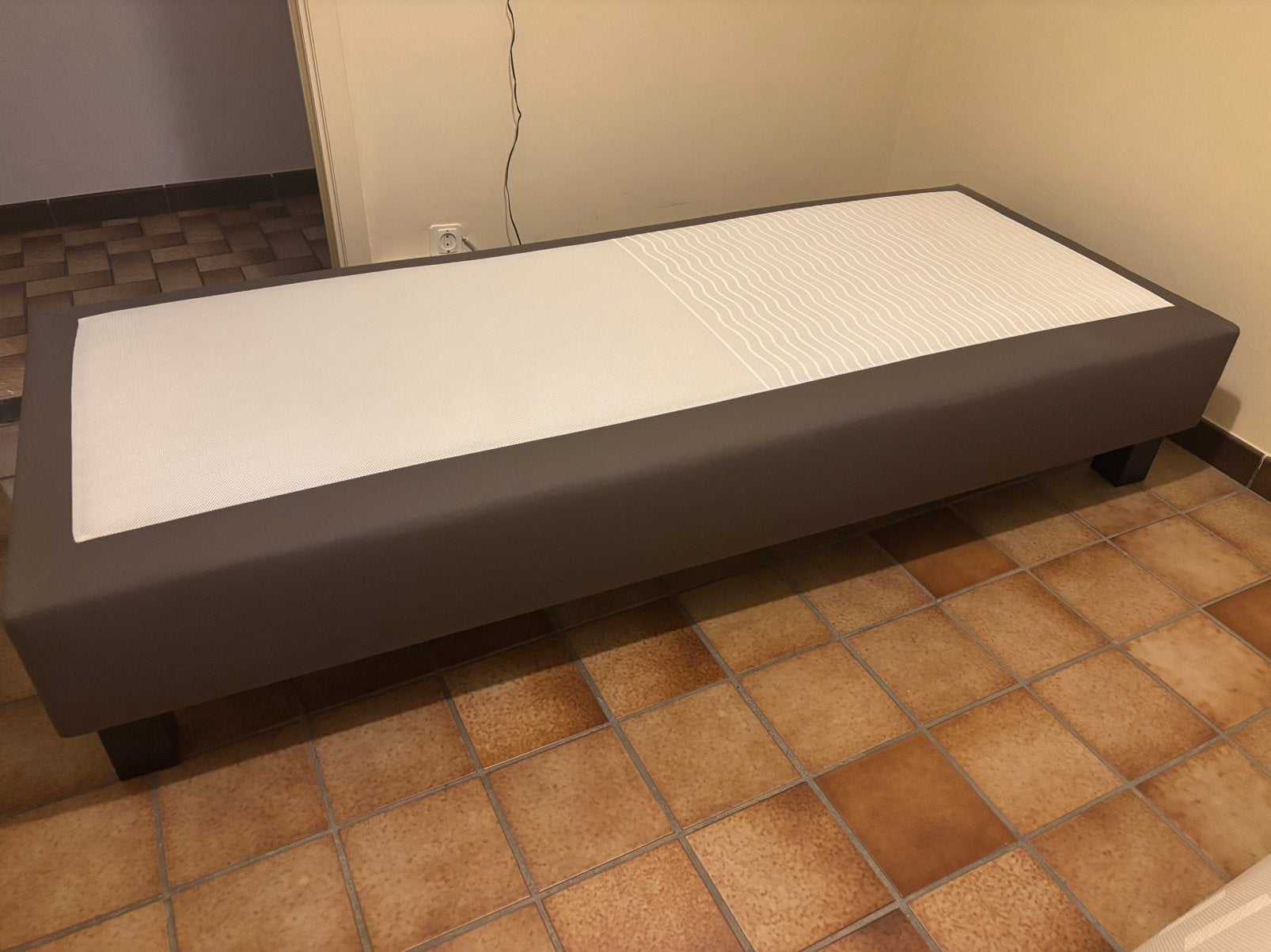 Boxspring bed, Enlèvement, Comme neuf, 200 cm