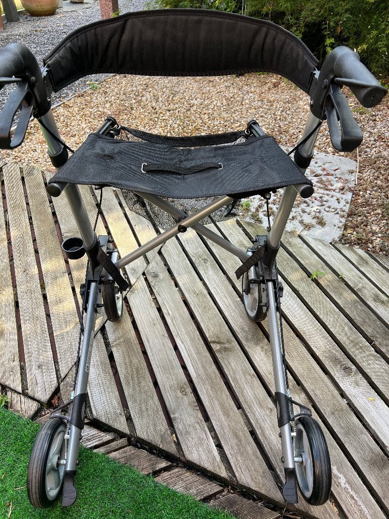 Nieuwstaat Rollator Vermeiren Quadri Light, Ophalen, Lichtgewicht, Zo goed als nieuw