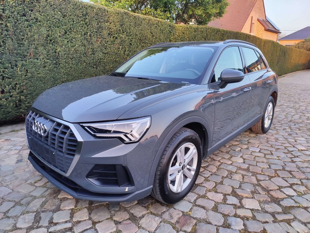 Audi Q3 Q3 35 TFSI Business Edition Attraction Str., Argent ou Gris, Achat, Entreprise, Noir