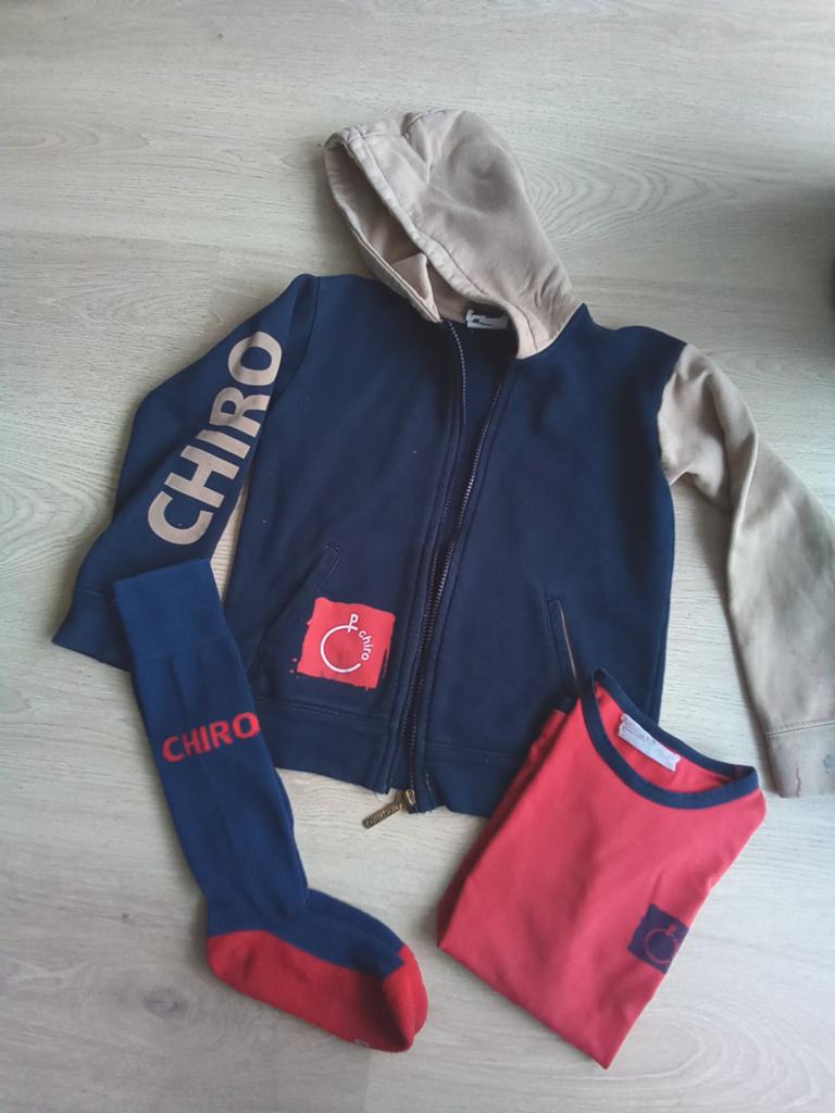 Chiro kleding maat 128, Enlèvement ou Envoi, Ensemble