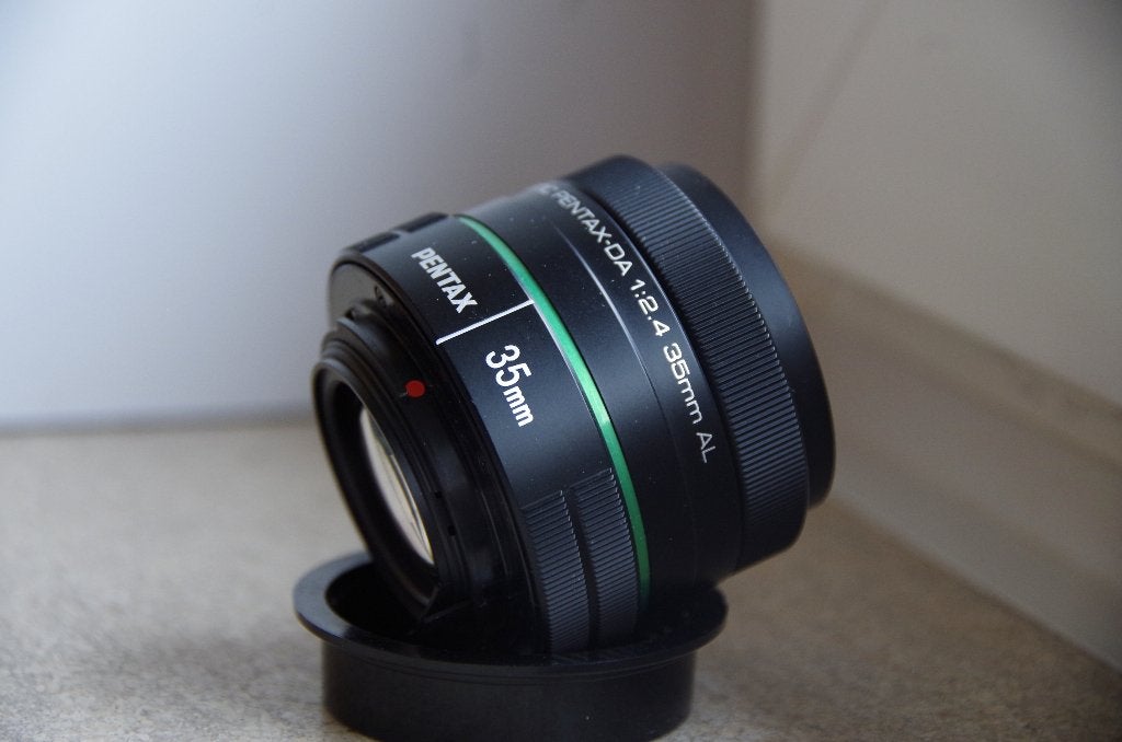 SMC Pentax DA 35mm f2.4 AL, Ophalen of Verzenden, Zo goed als nieuw, Groothoeklens